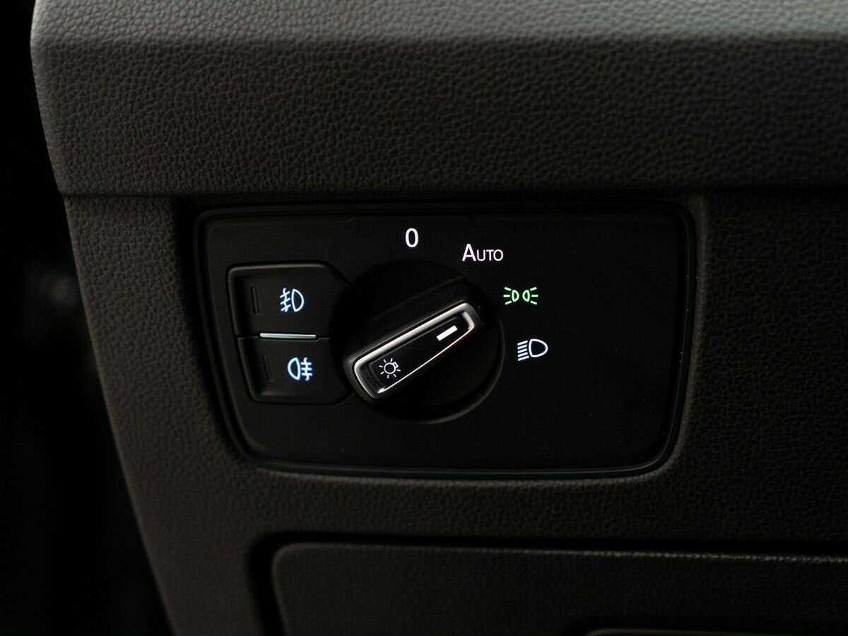 Купить Volkswagen Passat с пробегом. Фото: #16