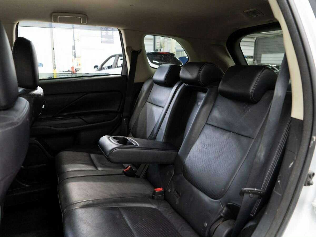 Купить Mitsubishi Outlander с пробегом. Фото: #6
