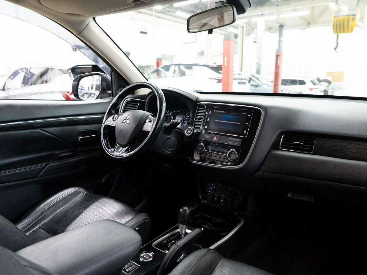Купить Mitsubishi Outlander с пробегом. Фото: #16