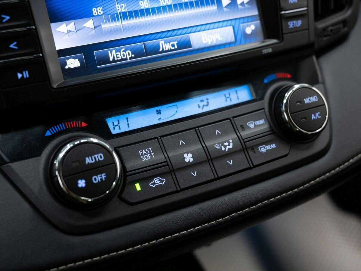 Купить Toyota RAV4 с пробегом. Фото: #15