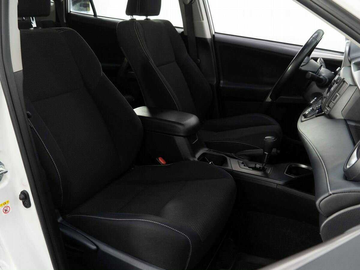Купить Toyota RAV4 с пробегом. Фото: #7