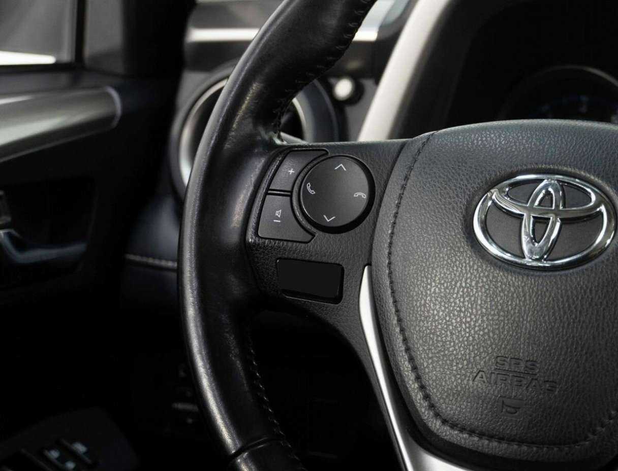 Купить Toyota RAV4 с пробегом. Фото: #13