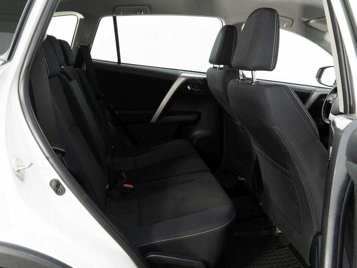 Купить Toyota RAV4 с пробегом. Фото: #26