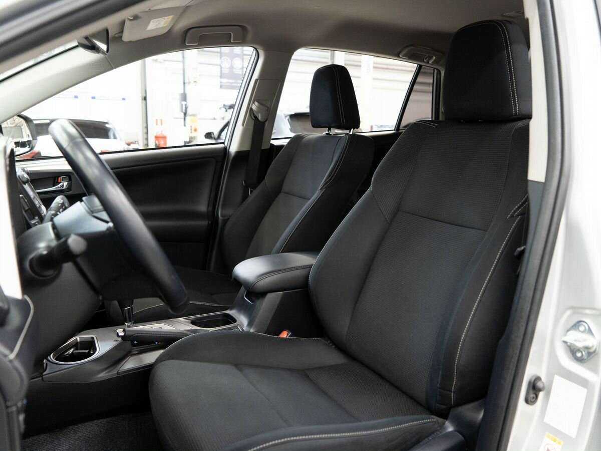 Купить Toyota RAV4 с пробегом. Фото: #5