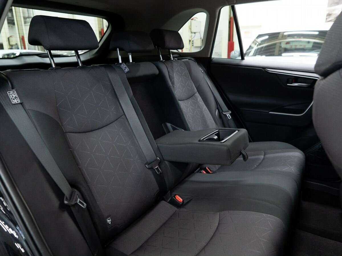 Купить Toyota RAV4 с пробегом. Фото: #8