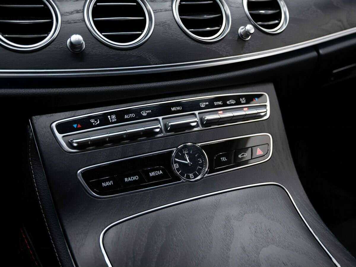 Купить Mercedes-Benz E-Класс с пробегом. Фото: #22