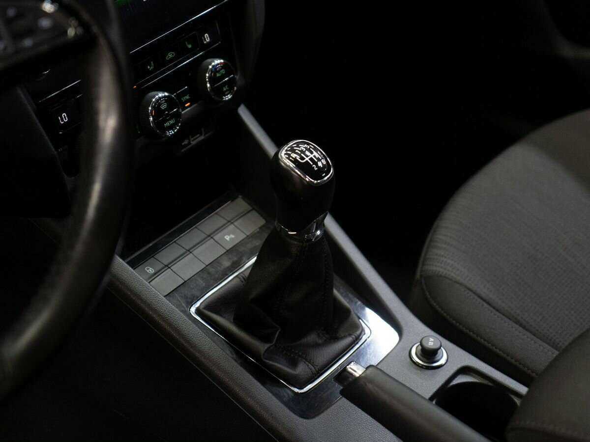 Купить Skoda Octavia с пробегом. Фото: #9
