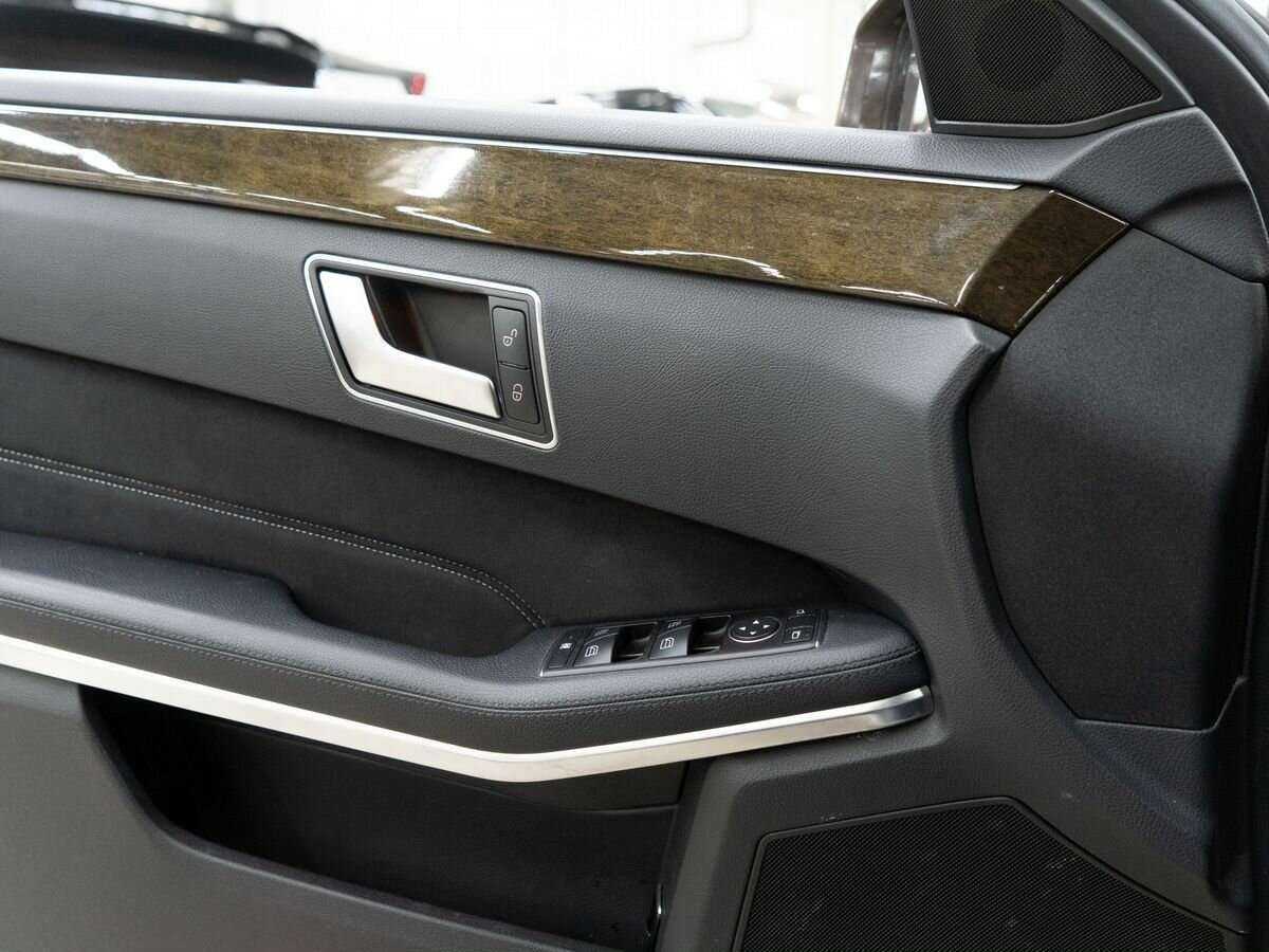 Купить Mercedes-Benz E-Класс с пробегом. Фото: #14