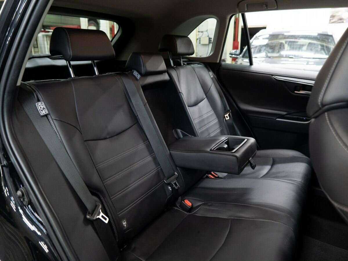 Купить Toyota RAV4 с пробегом. Фото: #7