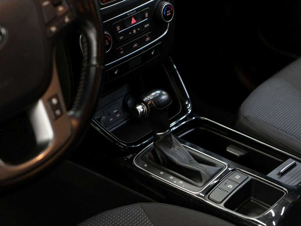 Купить Kia Sorento с пробегом. Фото: #10