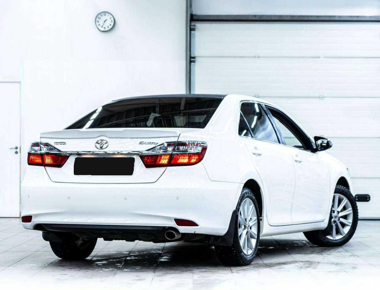 Купить Toyota Camry с пробегом. Фото: #2