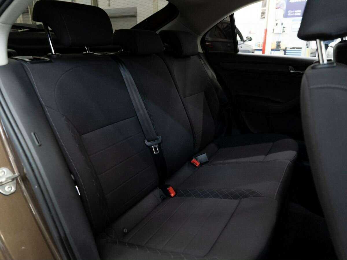 Купить Skoda Rapid с пробегом. Фото: #7