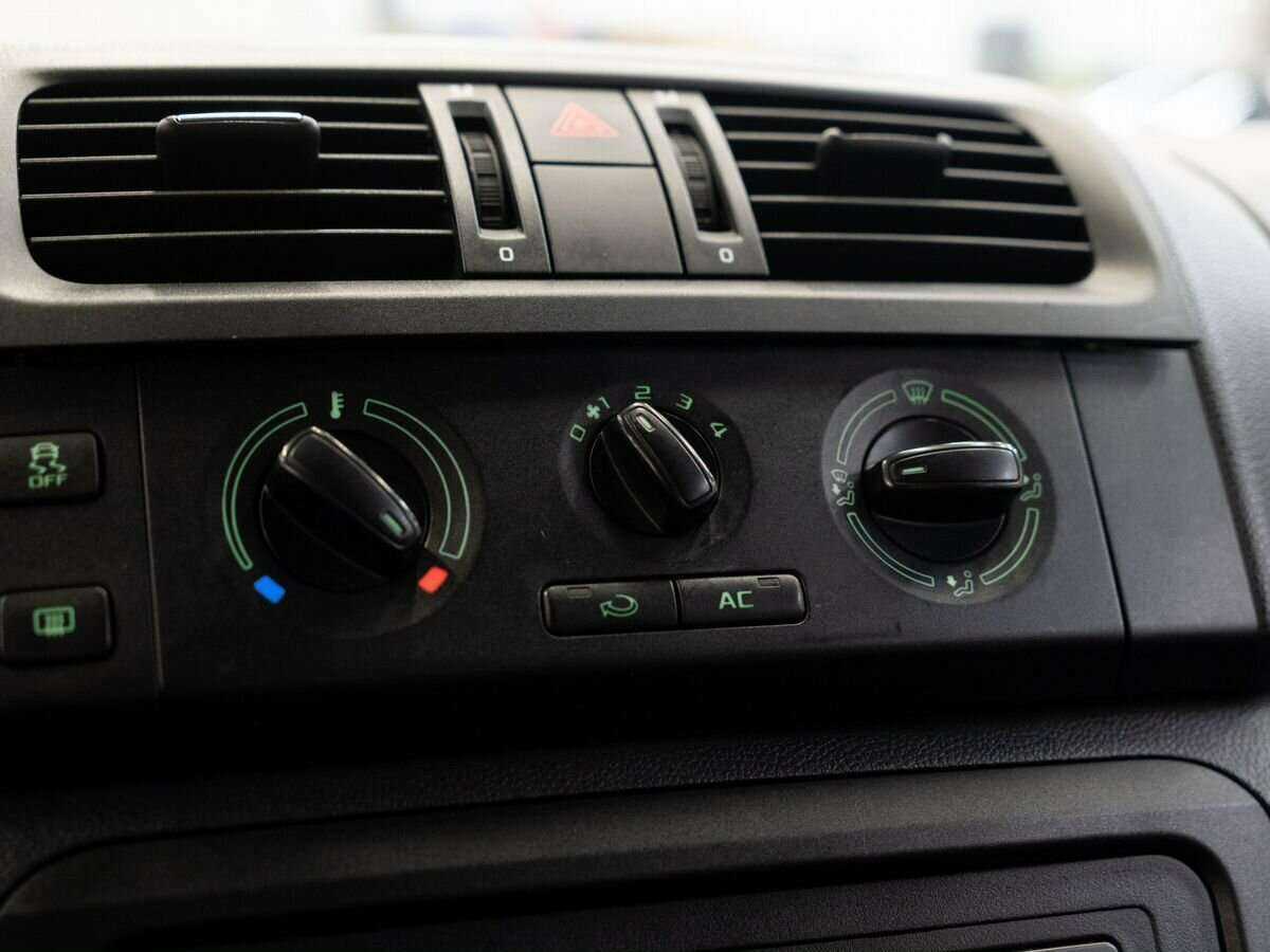 Купить Skoda Fabia с пробегом. Фото: #12