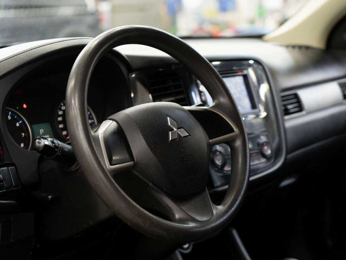 Купить Mitsubishi Outlander с пробегом. Фото: #6
