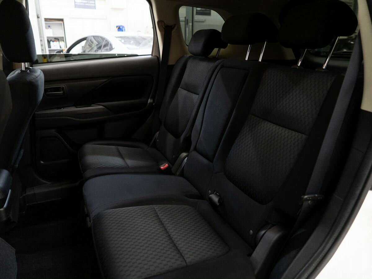Купить Mitsubishi Outlander с пробегом. Фото: #8