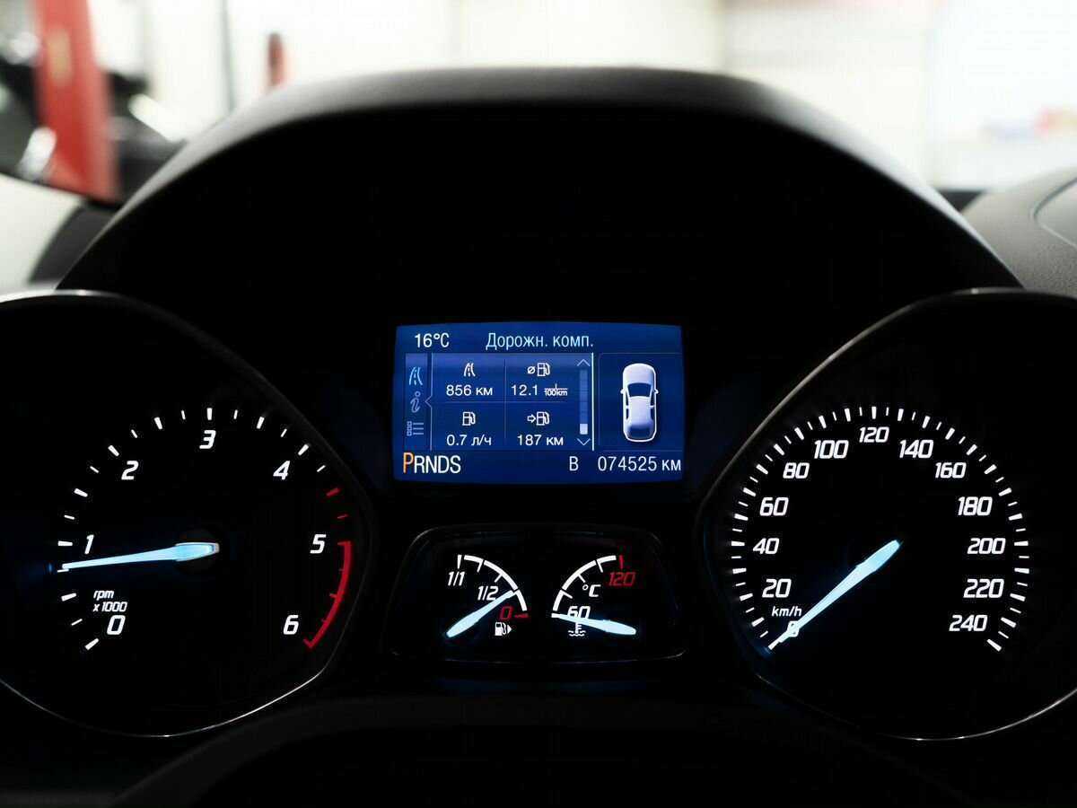 Купить Ford Kuga с пробегом. Фото: #11