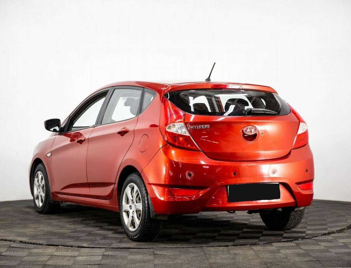 Купить Hyundai Solaris с пробегом. Фото: #2