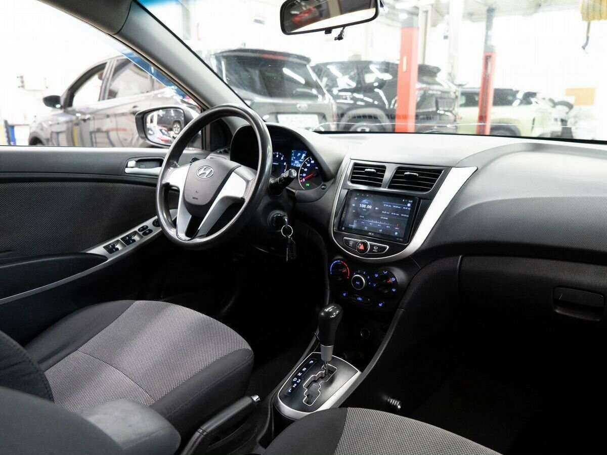 Купить Hyundai Solaris с пробегом. Фото: #13