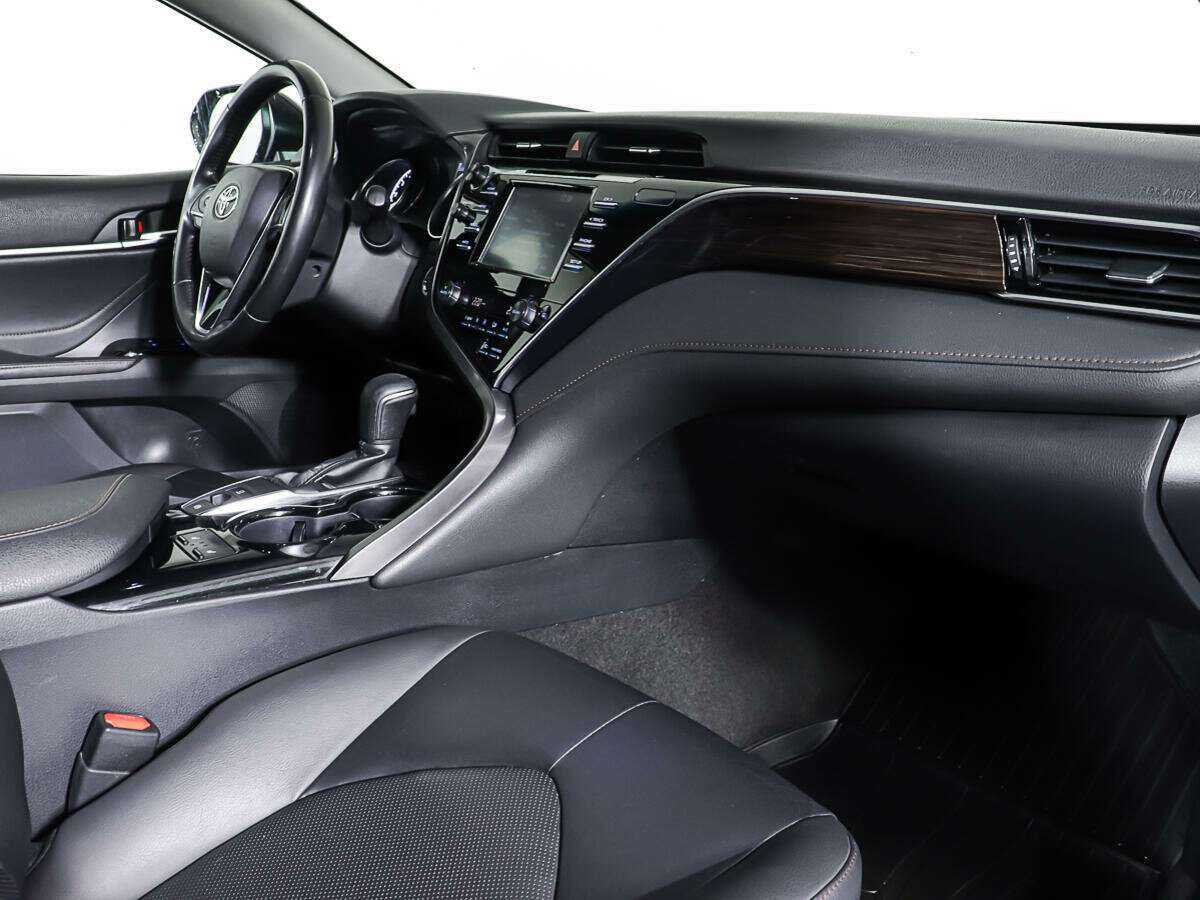 Купить Toyota Camry с пробегом. Фото: #3