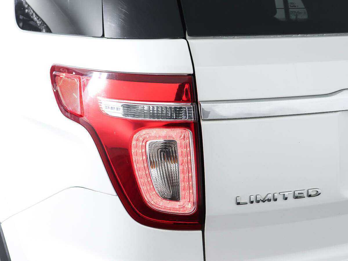 Купить Ford Explorer с пробегом. Фото: #26