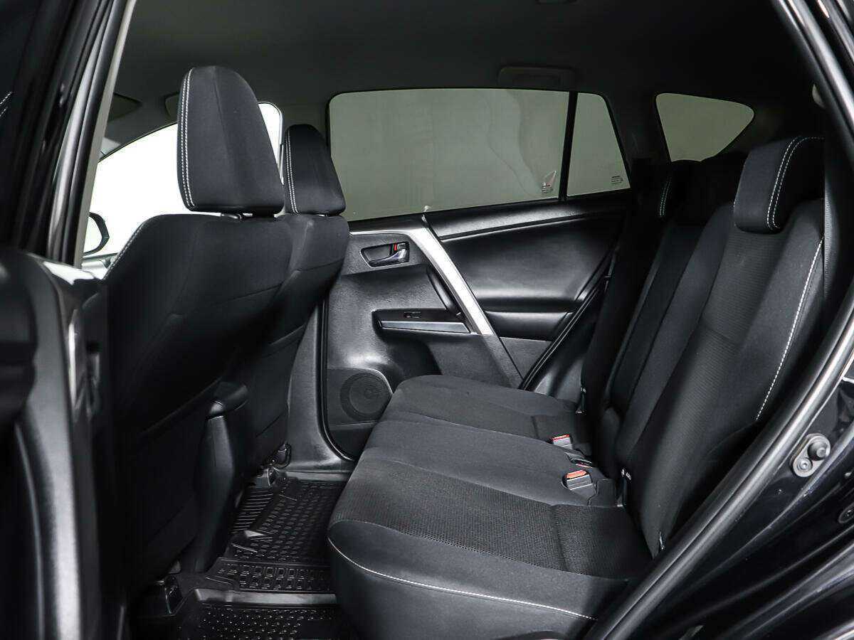 Купить Toyota RAV4 с пробегом. Фото: #11