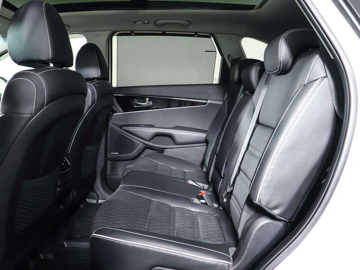 Купить Kia Sorento с пробегом. Фото: #9