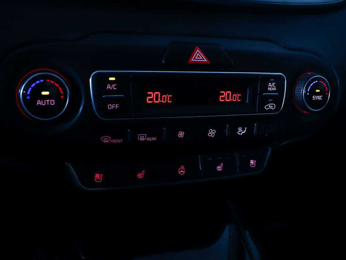 Купить Kia Sorento с пробегом. Фото: #23
