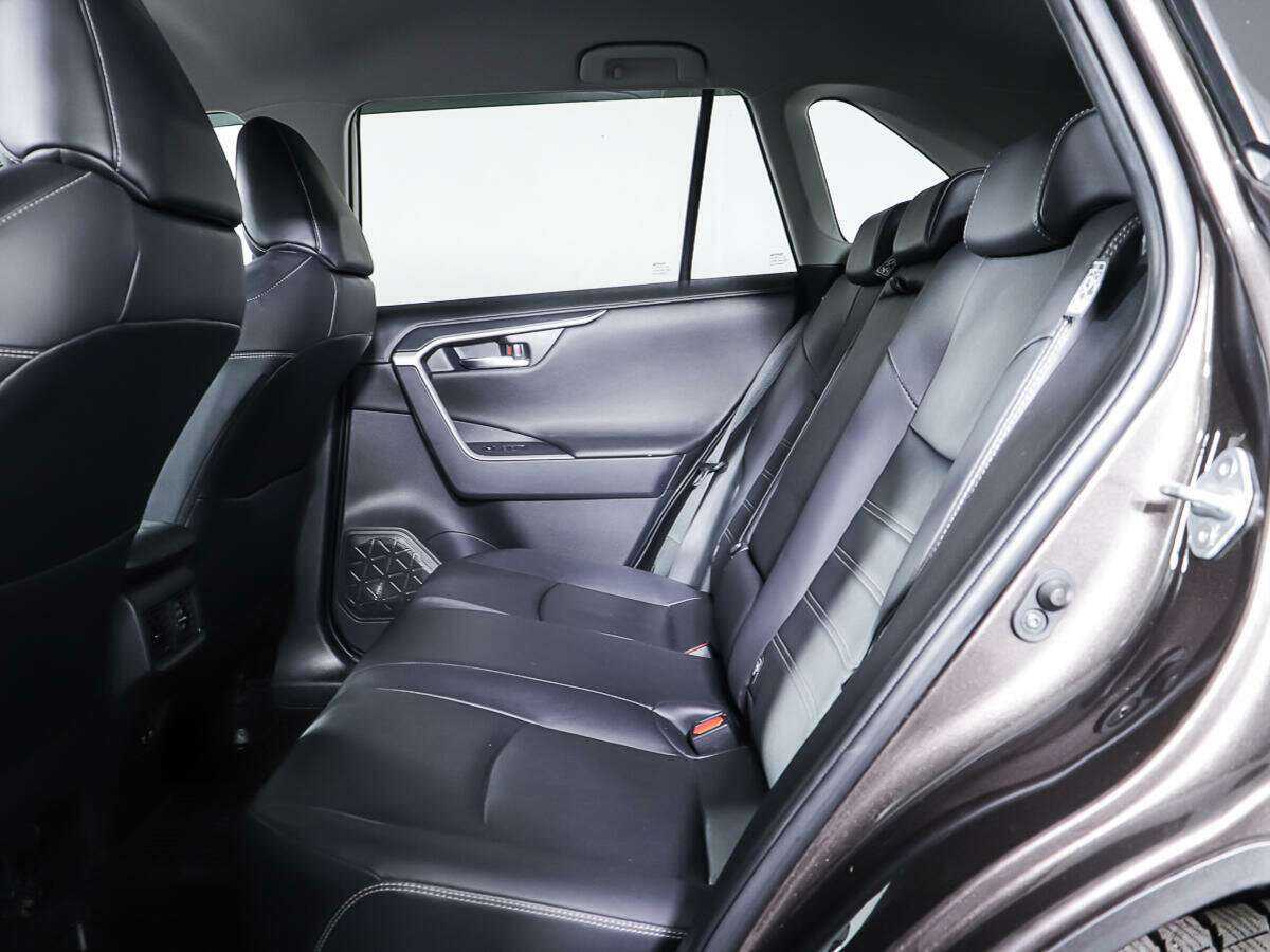 Купить Toyota RAV4 с пробегом. Фото: #9