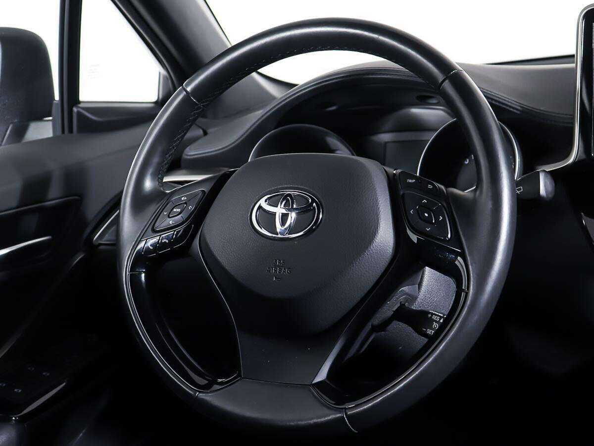 Купить Toyota C-HR с пробегом. Фото: #14