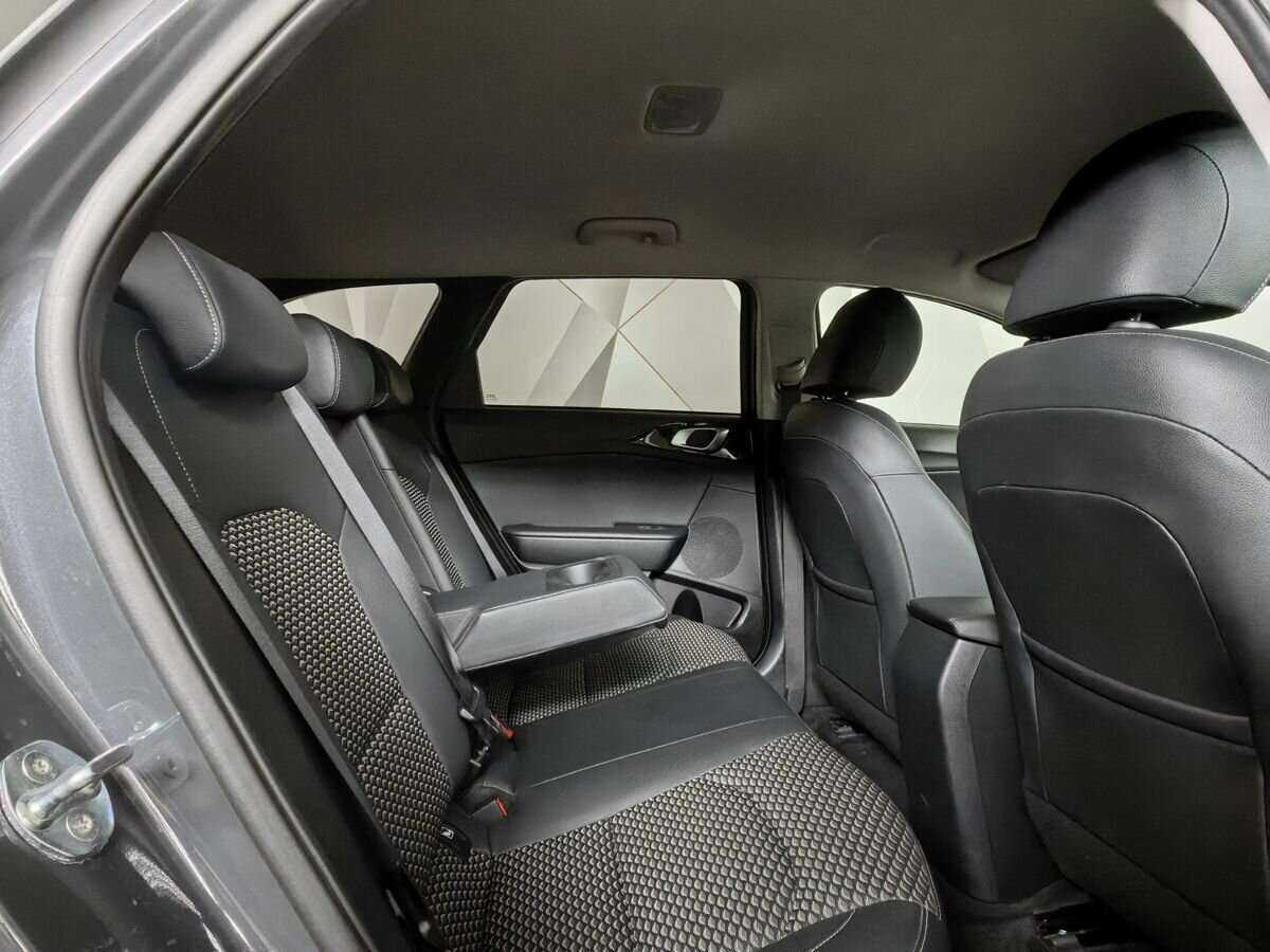 Купить Kia Ceed с пробегом. Фото: #11