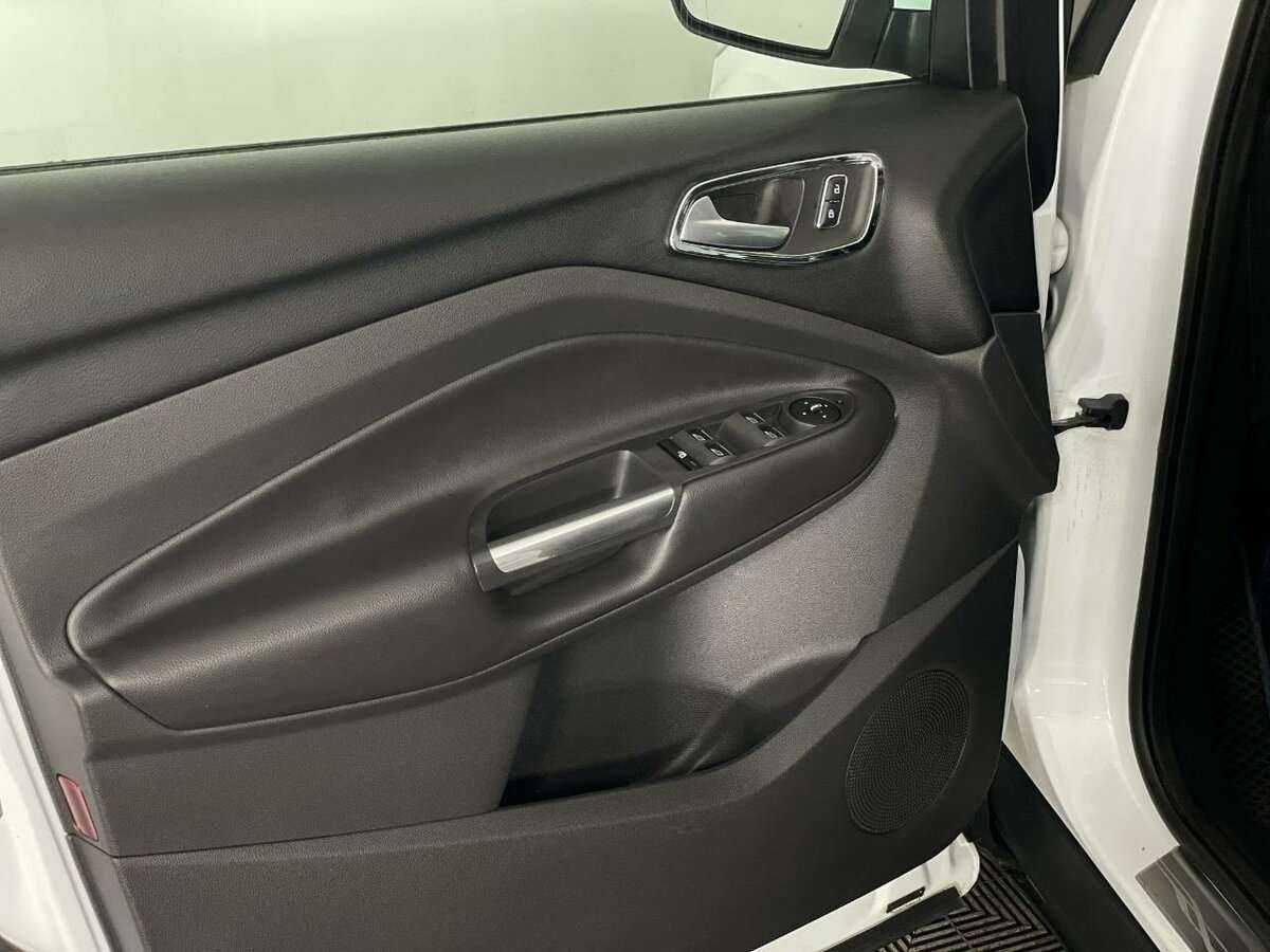 Купить Ford Kuga с пробегом. Фото: #6