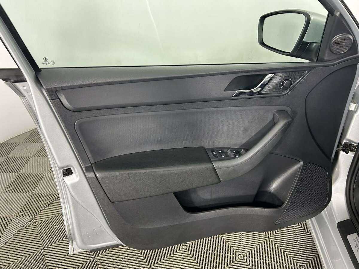 Купить Skoda Rapid с пробегом. Фото: #7