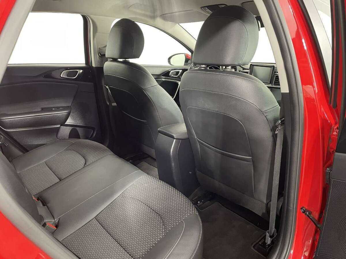 Купить Kia Ceed с пробегом. Фото: #15