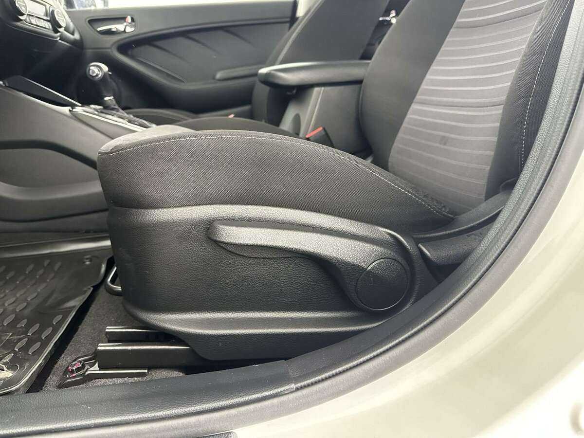 Купить Kia Cerato с пробегом. Фото: #9