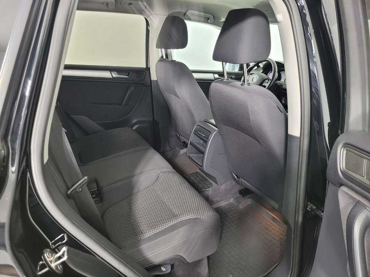 Купить Volkswagen Touareg с пробегом. Фото: #15