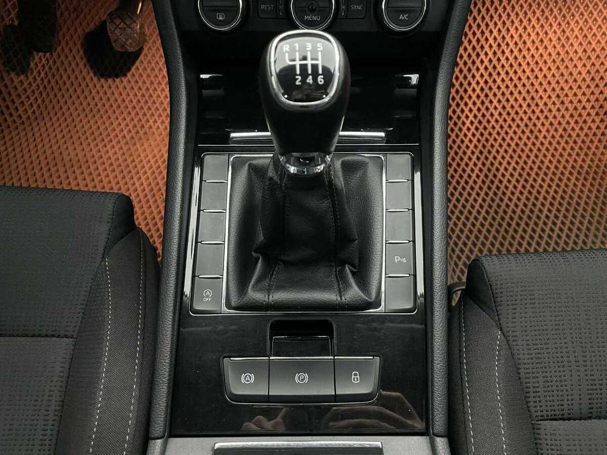 Купить Skoda Superb с пробегом. Фото: #11