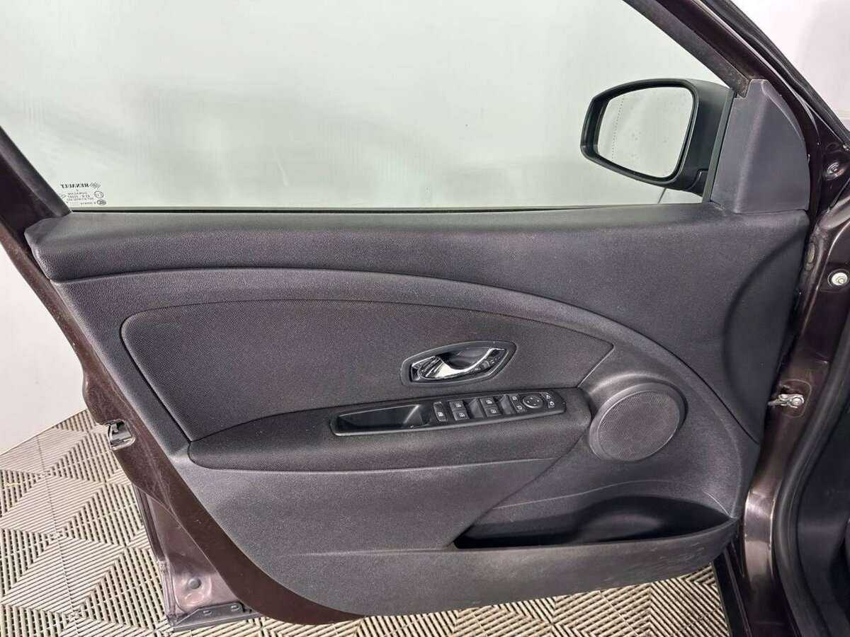 Купить Renault Fluence с пробегом. Фото: #7