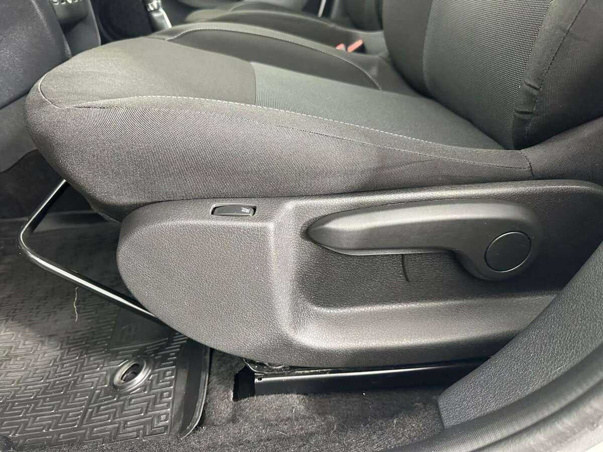 Купить Renault Sandero с пробегом. Фото: #9