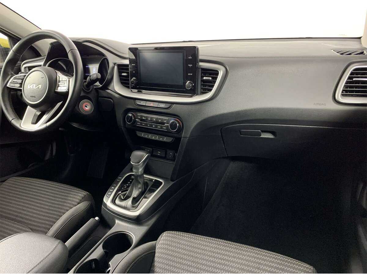 Купить Kia Ceed с пробегом. Фото: #9