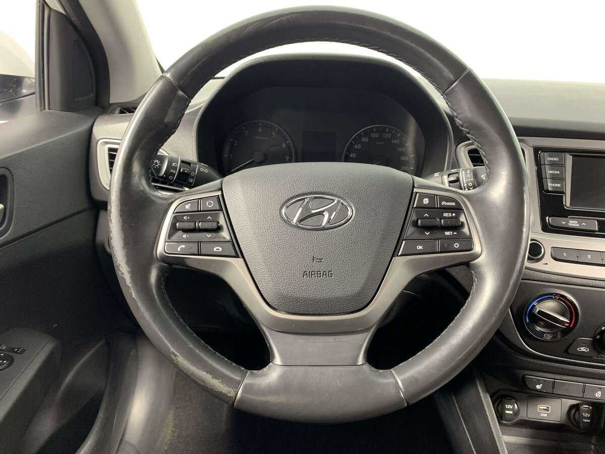 Купить Hyundai Solaris с пробегом. Фото: #18