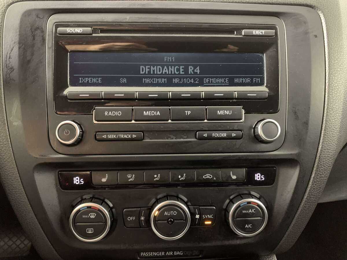 Купить Volkswagen Jetta с пробегом. Фото: #12