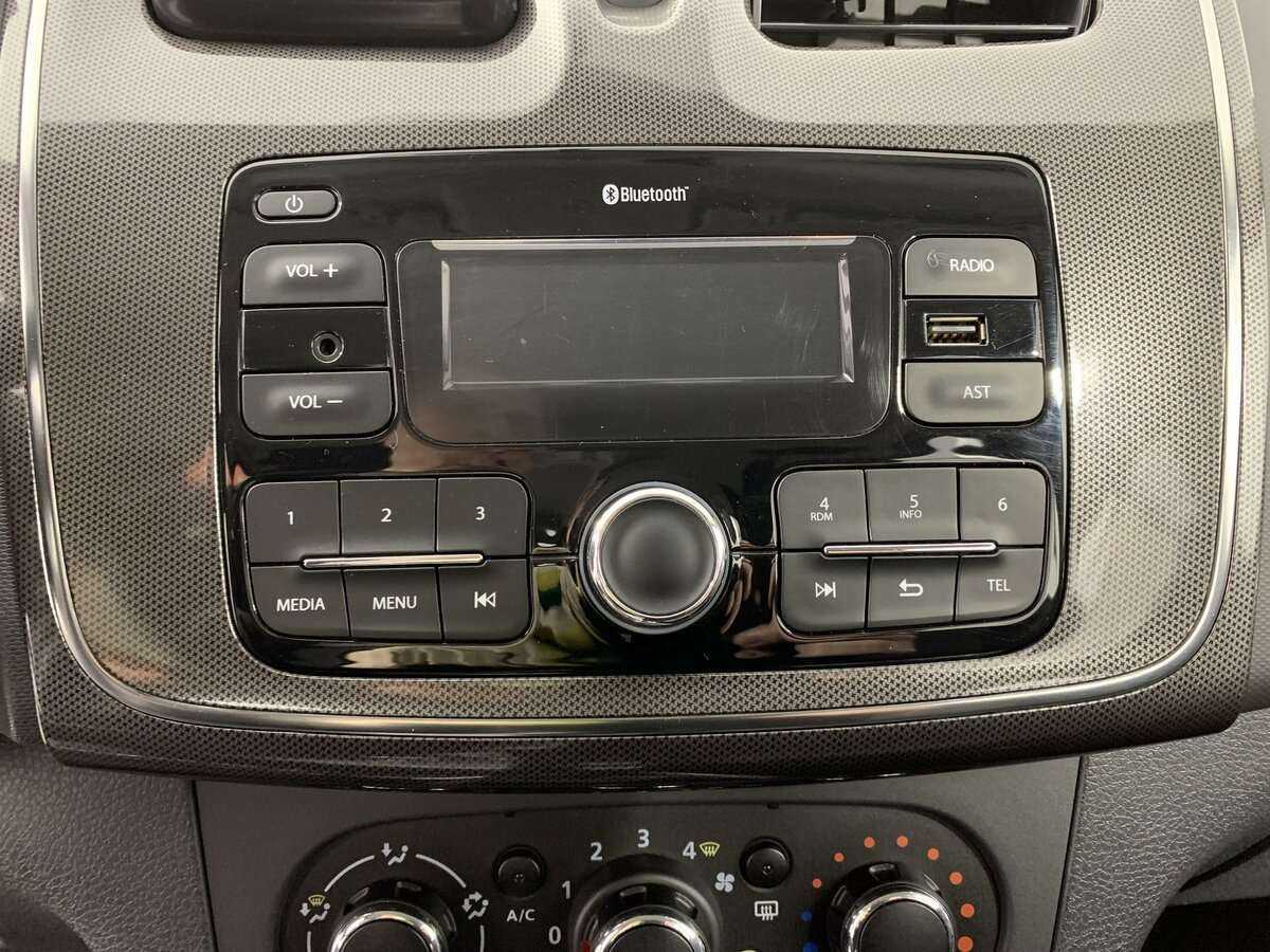 Купить Renault Logan с пробегом. Фото: #14