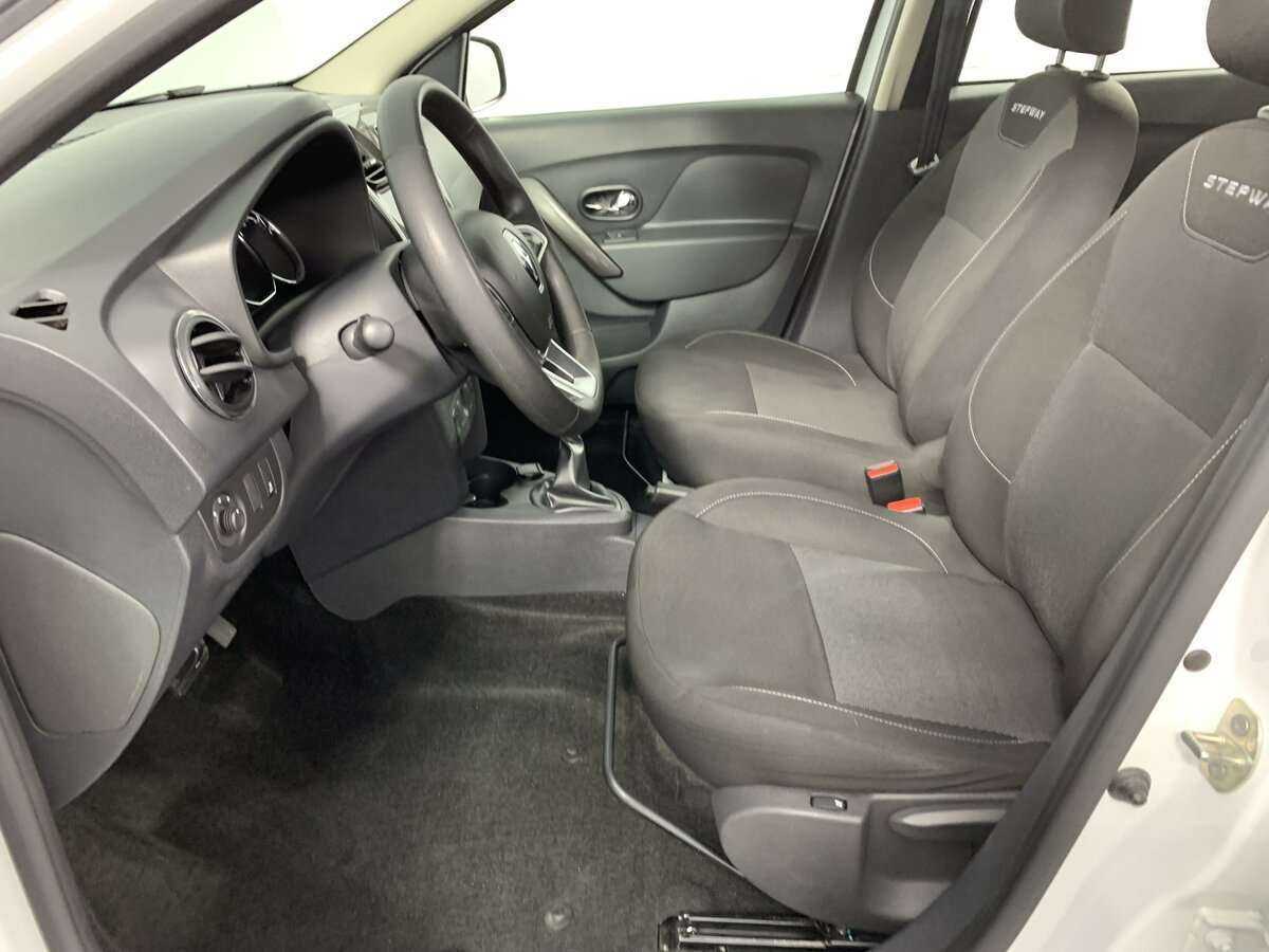 Купить Renault Logan с пробегом. Фото: #15