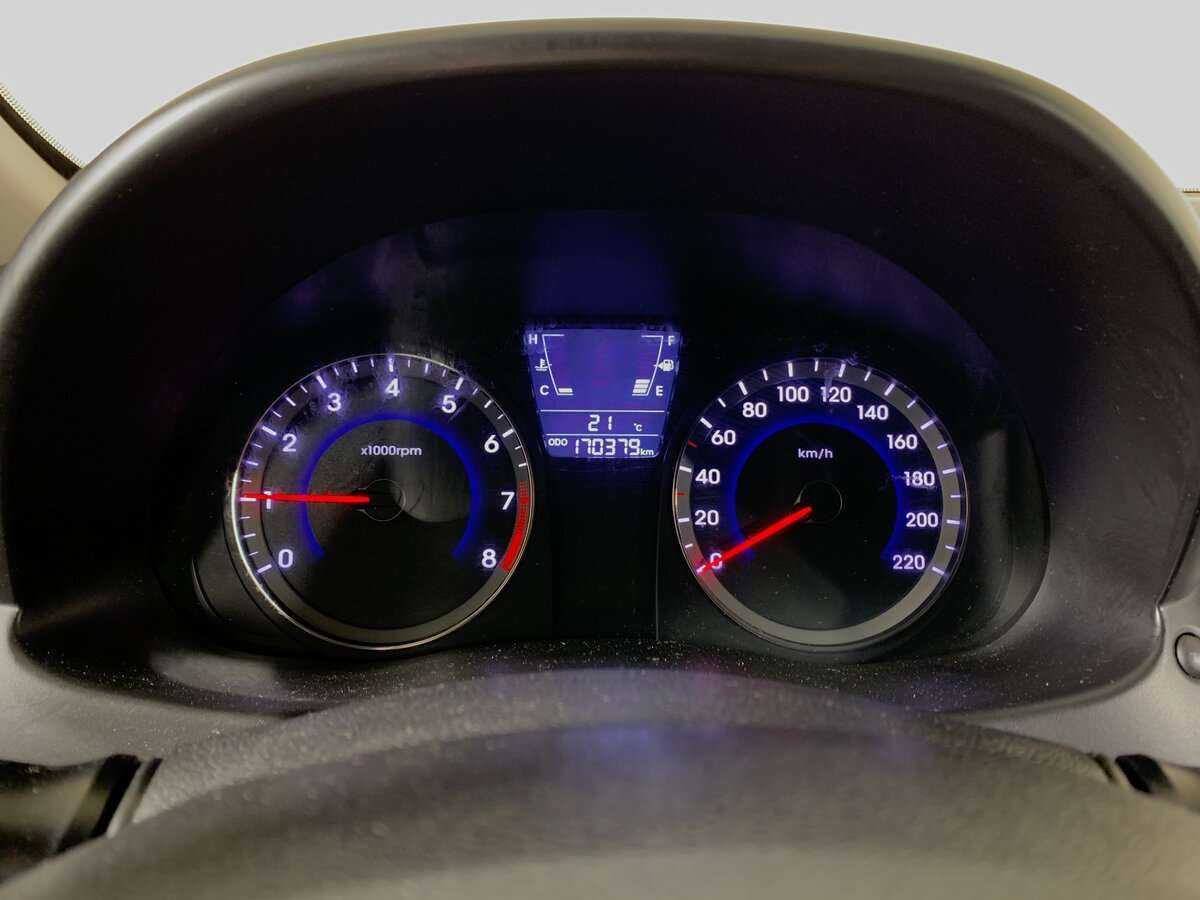 Купить Hyundai Solaris с пробегом. Фото: #11