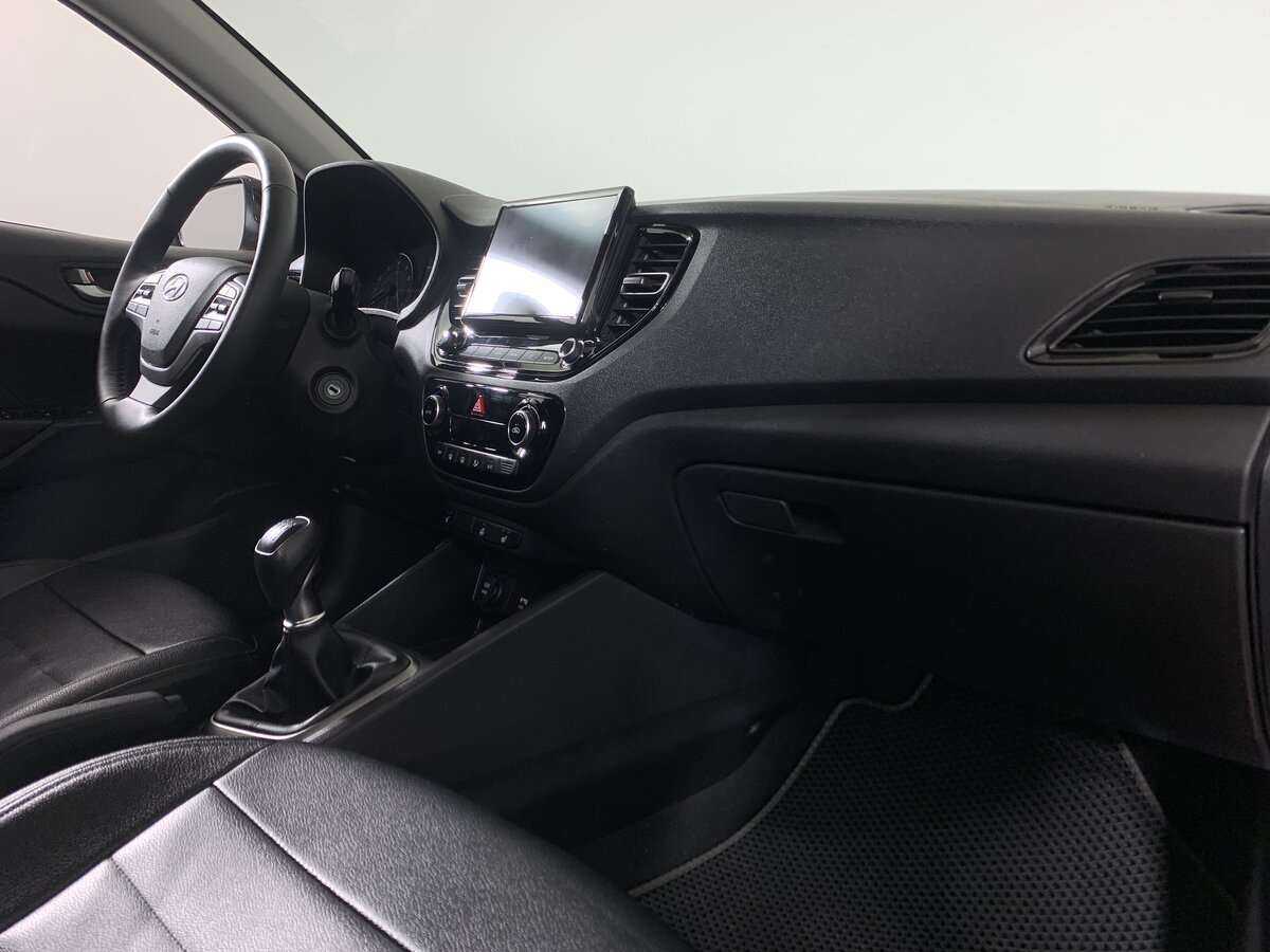 Купить Hyundai Solaris с пробегом. Фото: #10