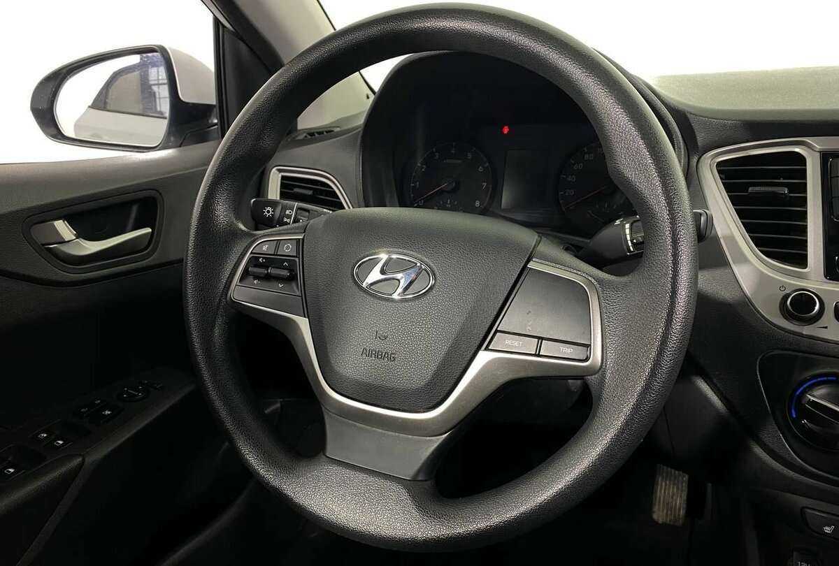 Купить Hyundai Solaris с пробегом. Фото: #5