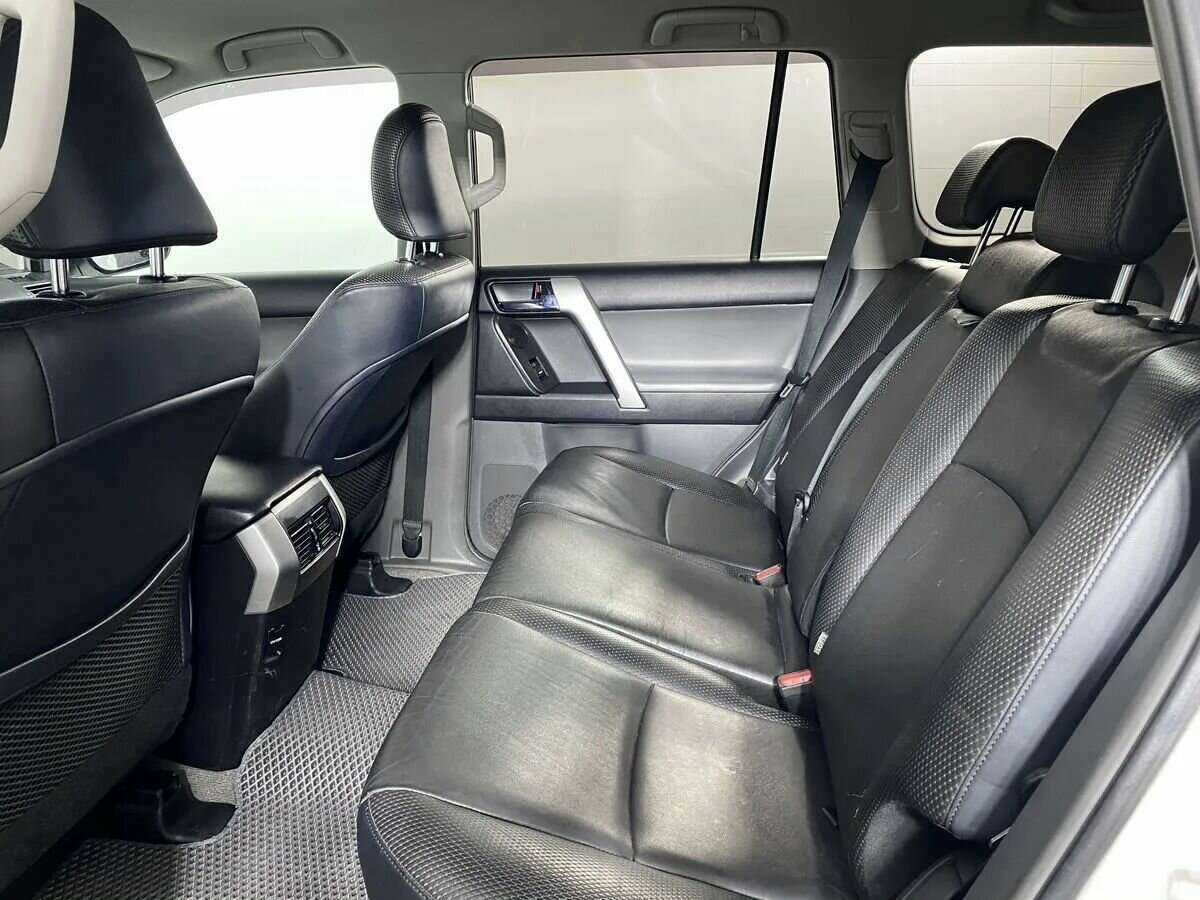 Купить Toyota Land Cruiser Prado с пробегом. Фото: #8