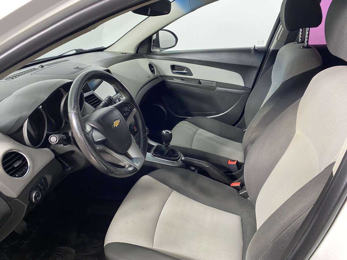Купить Chevrolet Cruze с пробегом. Фото: #5