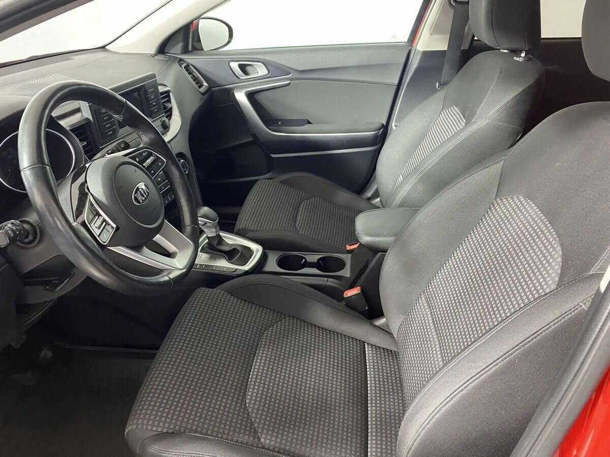 Купить Kia Ceed с пробегом. Фото: #8