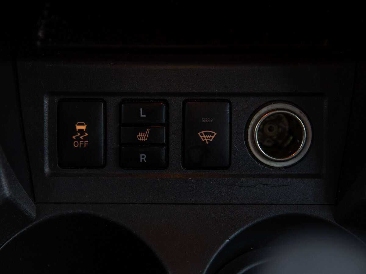 Купить Toyota RAV4 с пробегом. Фото: #12